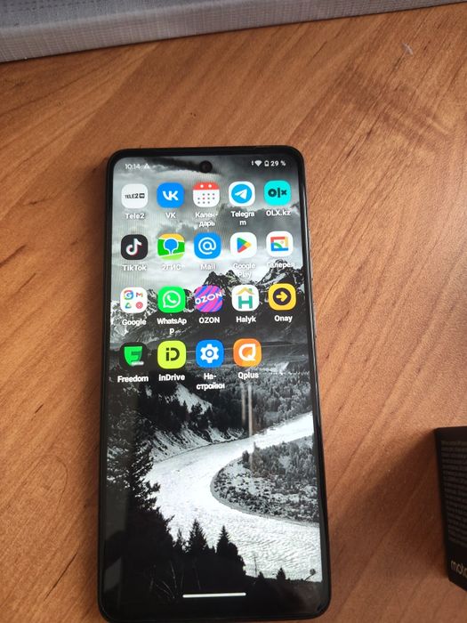 Продам новый телефон