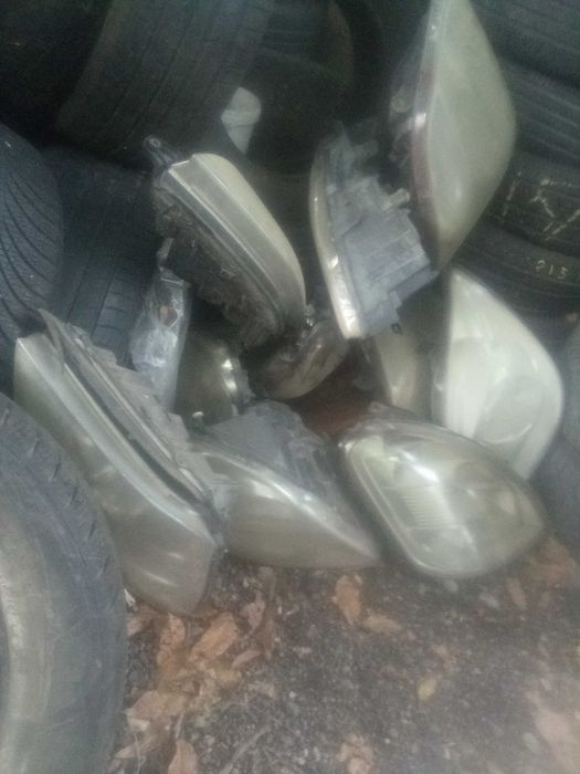 Vând faruri Mercedes Sprinter 50lei bucata le dau pe toate!