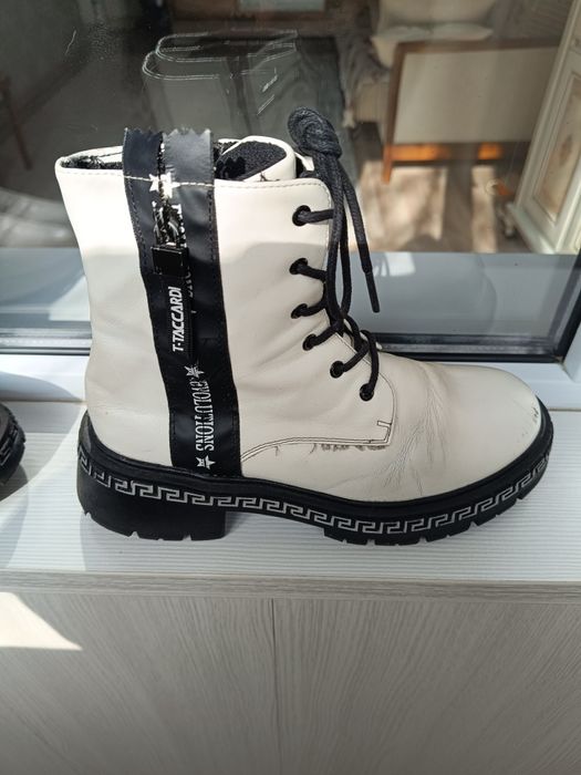 Продам сапоги на девочку.