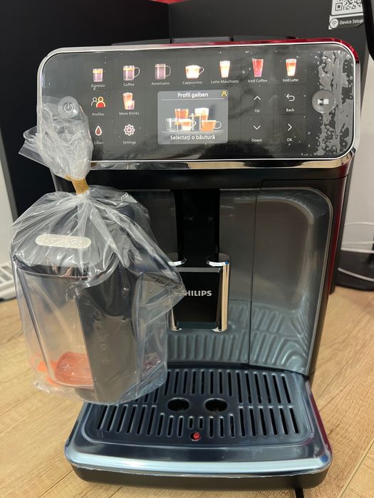 Espressor automat Philips seria 5500 LatteGO reconditioned garantie