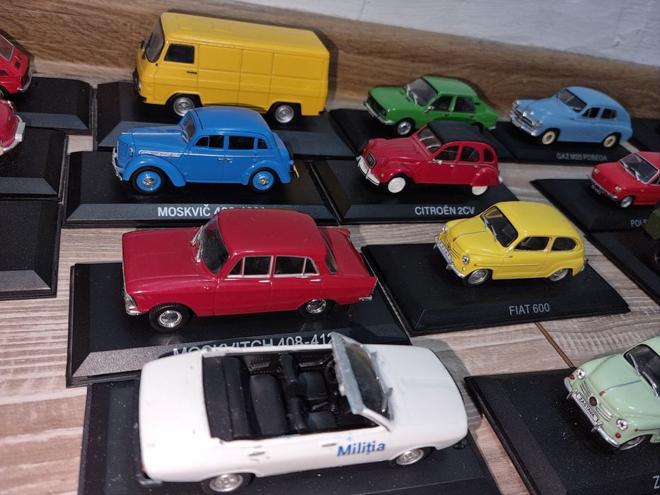 De   vinzare    machete  1.43 Deagostini