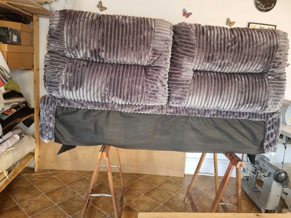 Execut retapitare de paturi, canapele si fotolii.