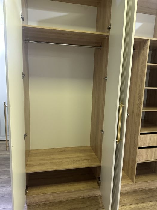 Нужен шкаф срочно