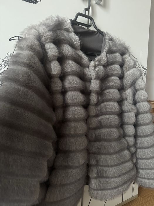 продам шубку новую)