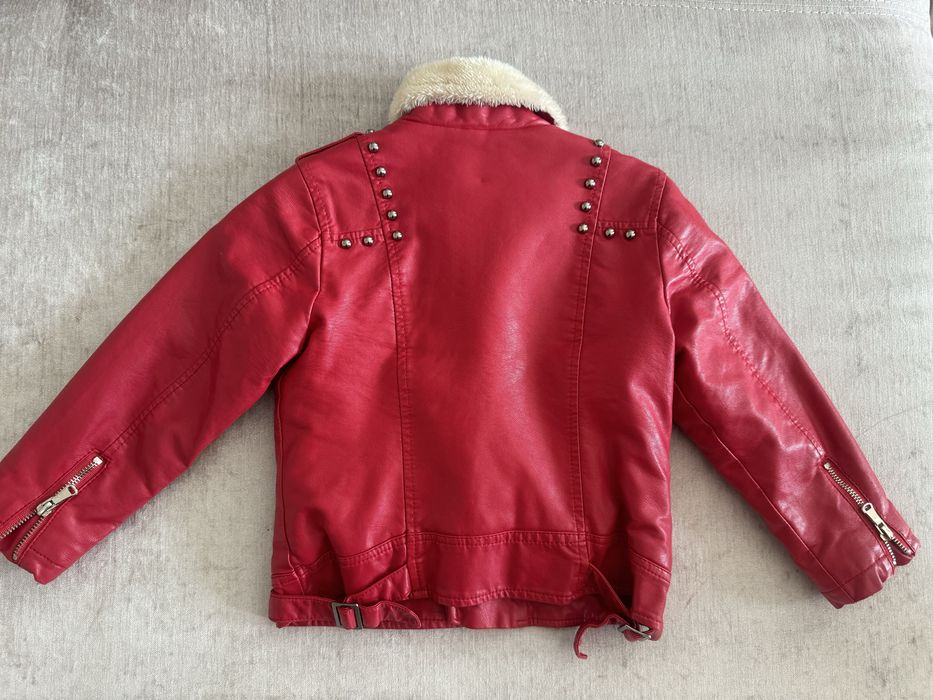 Продам куртку детскую