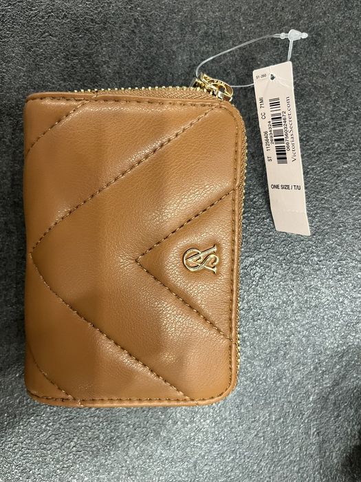 Чантa и портмоне на Victoria's Secret