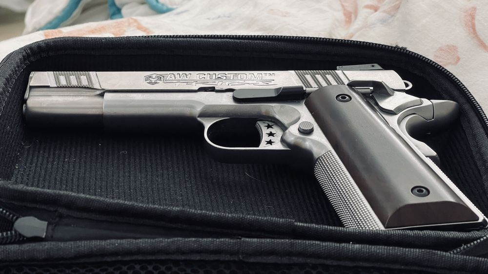 Colt 1911 aw custom air soft 1/1cu cel real