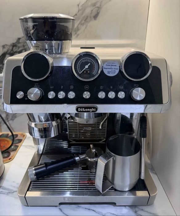 Кофемашина Delonghi