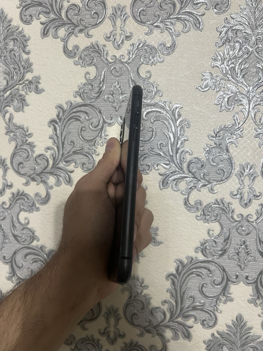 Продам IPhone 11 64gb