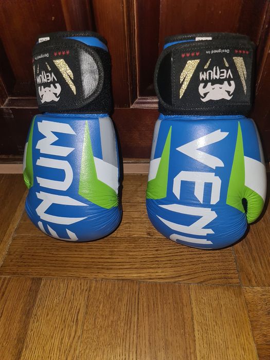 Боксёрские перчатки