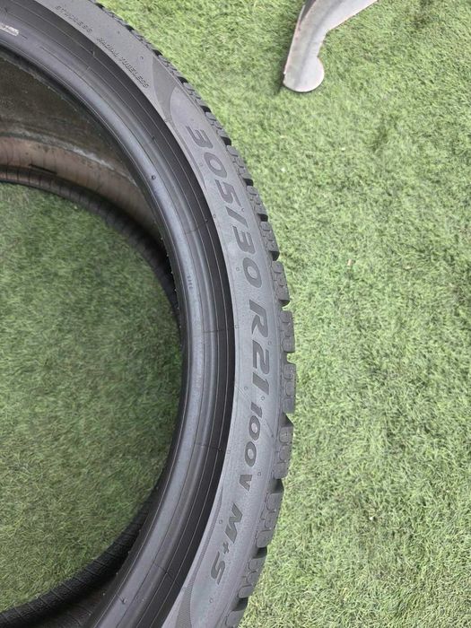 305 30 21 PIRELLI