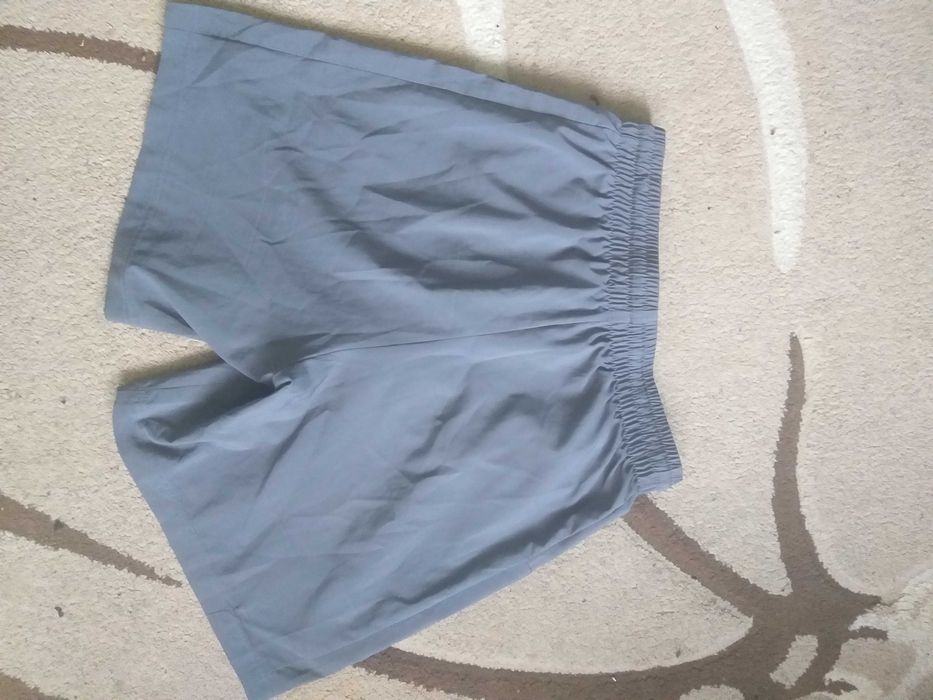 Adidas къси панталони размер M