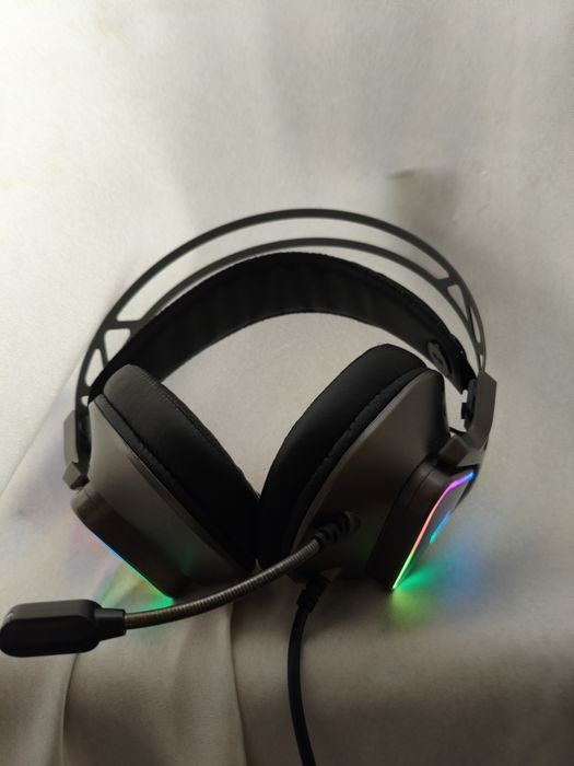 Gaming Наушники + RGB Стойка