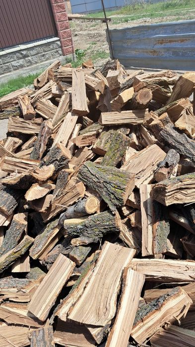 Доставка чернозем, перегной,дрова колотые