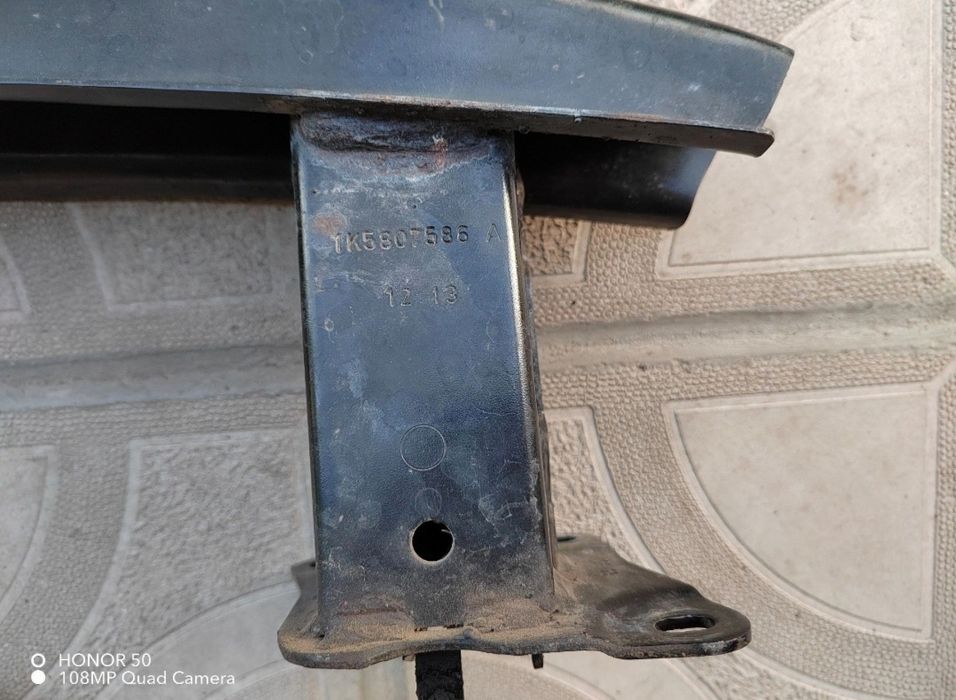 Греда задна броня Golf 6