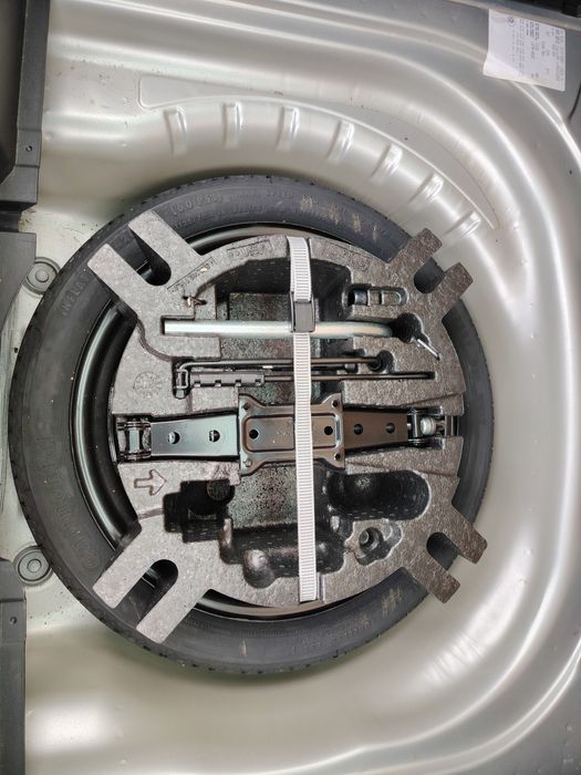 Комплект резервна гума патерица 18 цола Голф 7 Октавия 3 Ауди а3  8в