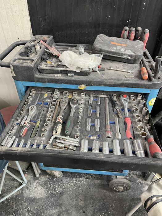 Vand scule vopsitorie auto