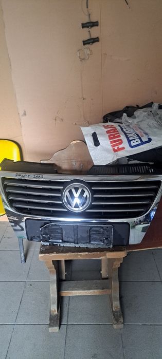 Grila bara fata Vw Passat B6 2005-2010 originala