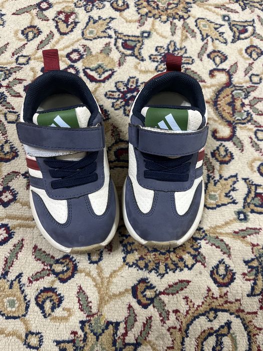 Продам кроссовки 21 размер