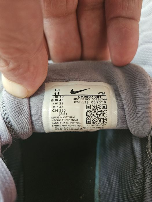 Vand adidasi nike
