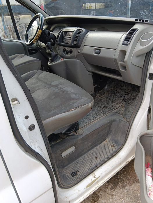 RENAULT Trafic 2004 — imagine 2