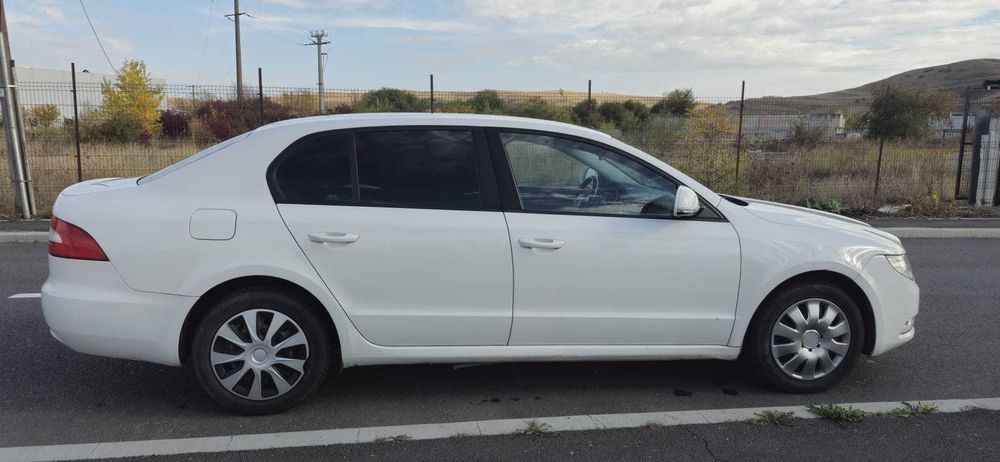 SKODA Superb 2012 — imagine 2