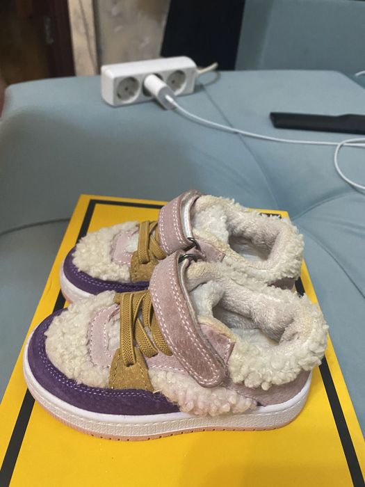 Обувь на девочку