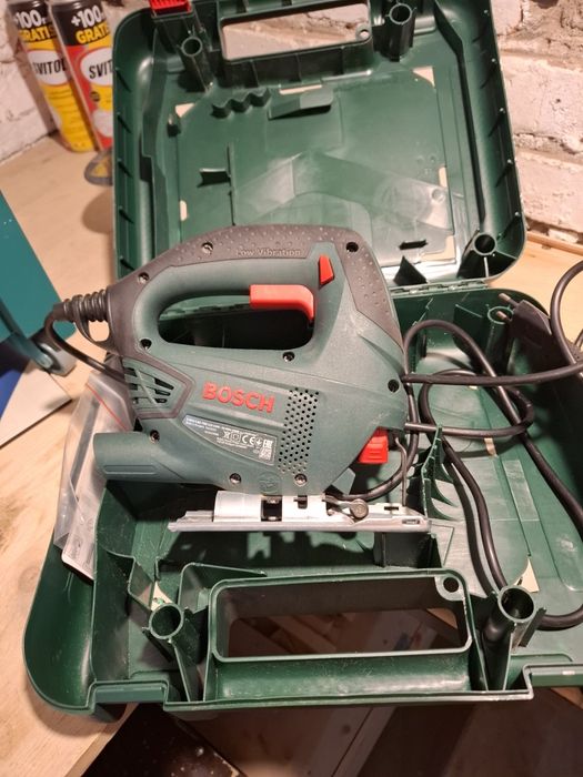 Vînd ferăstrău Bosch 500w