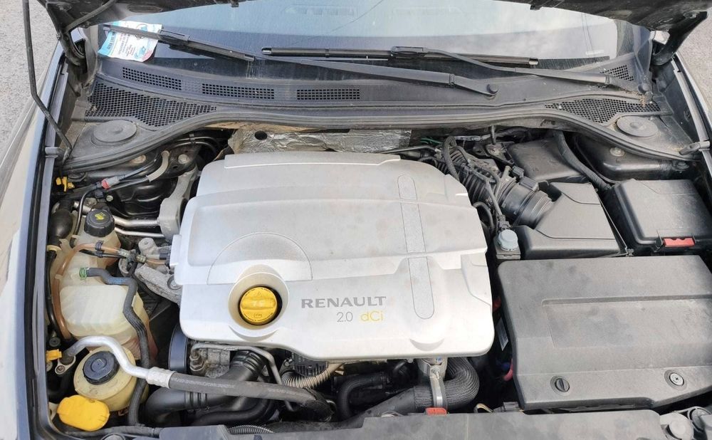 Renault Laguna 3 Coupe 2.0 dCi 150 CP Automată, Sistem Bose - Motor Defect
