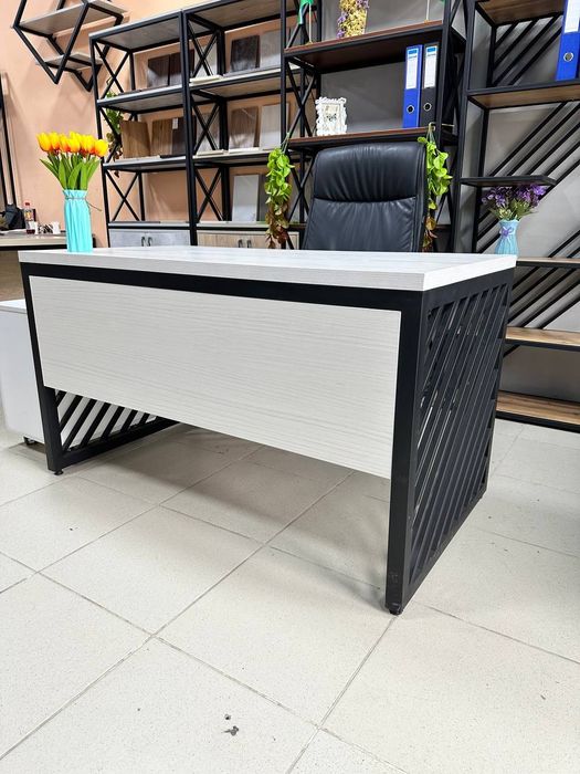 Stol, stul, loft uslubidagi barcha mebellar Samarqanddagi do'konimizda