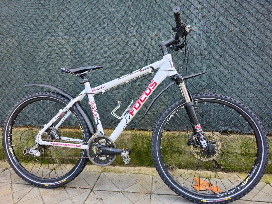 Focus Немски 26цола М размер 3х9 Скорости Rockshox вилка