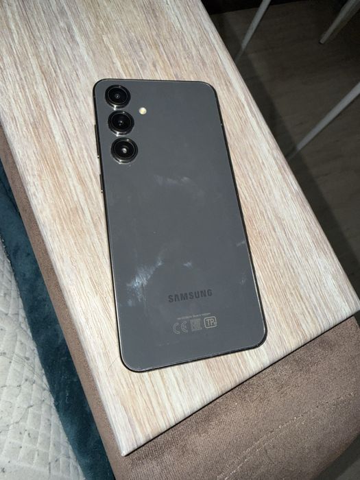 Срочно обменяю Samsung S24 FE