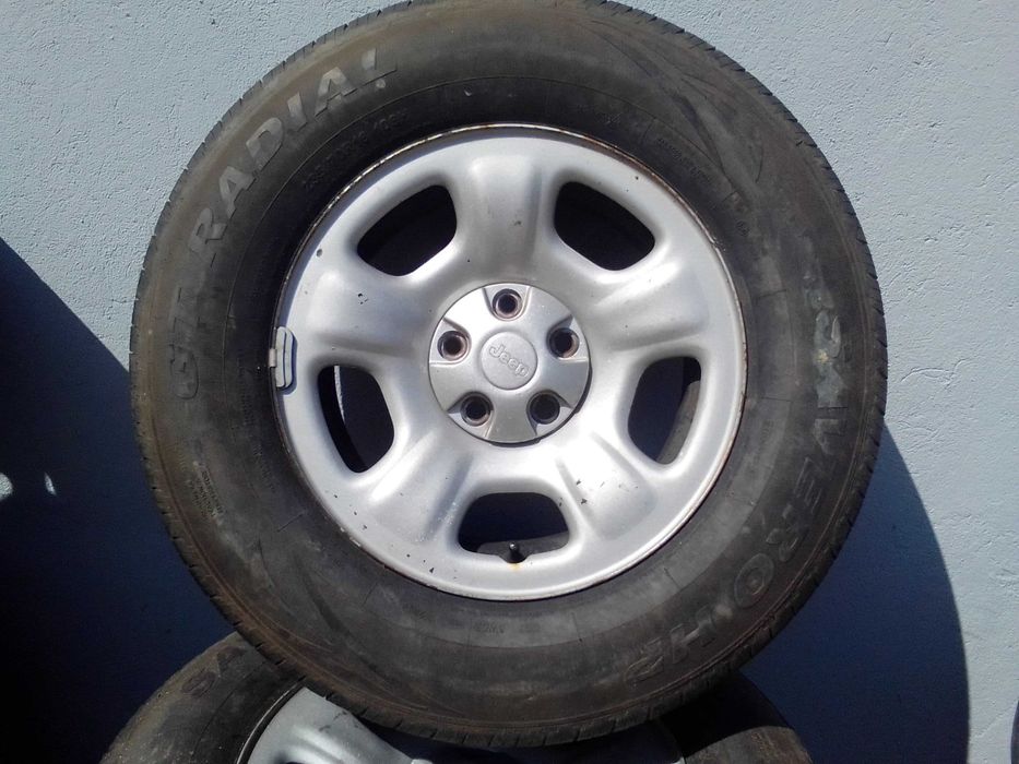 Anvelope cu janta pentru Jeep Cherokee