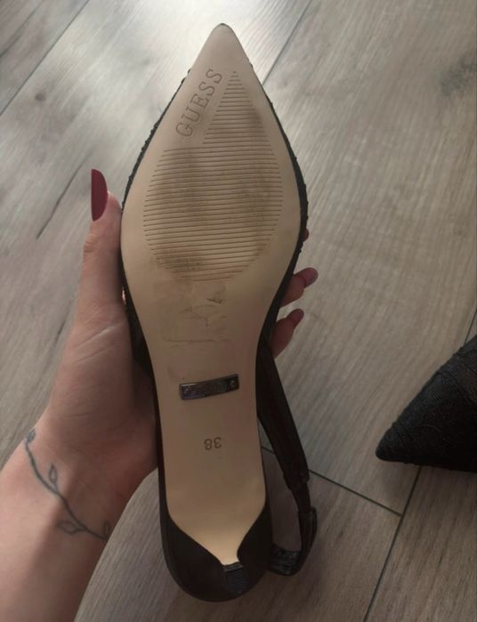 Pantofi Guess noi