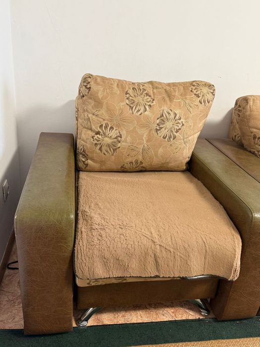 Диван, мини-диван и кресло