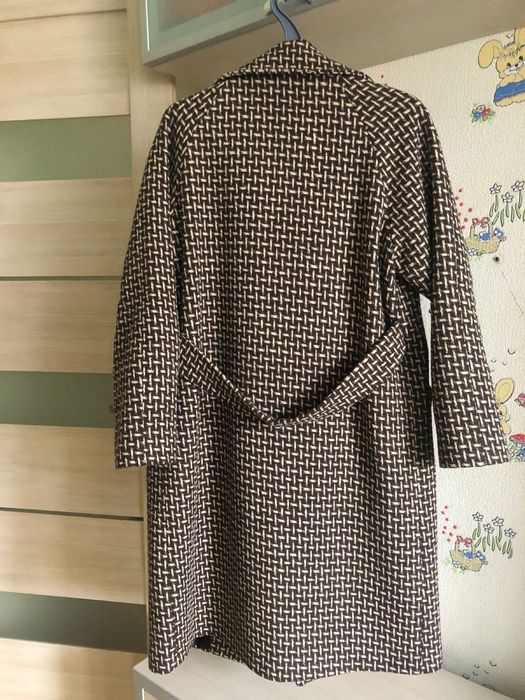 Продам пальто демисезонное