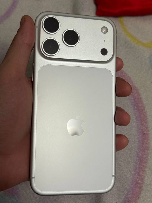 iPhone 17 Pro Max 256gb 100% (80цикл)