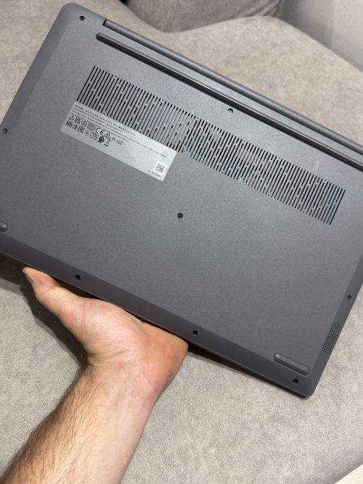 Laptop Lenovo 15 Inch i3