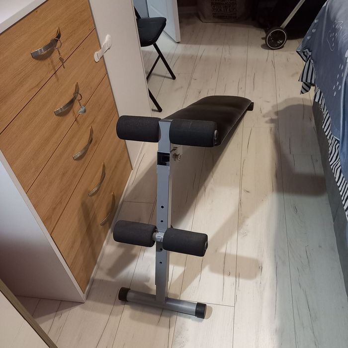 Лежанка за коремни преси.