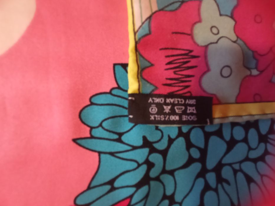 Продам женский платок 85/85см