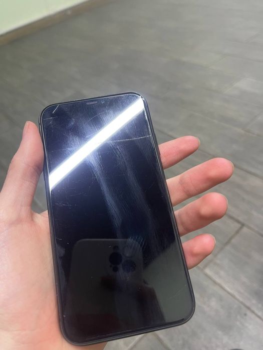 Продам iPhone 11