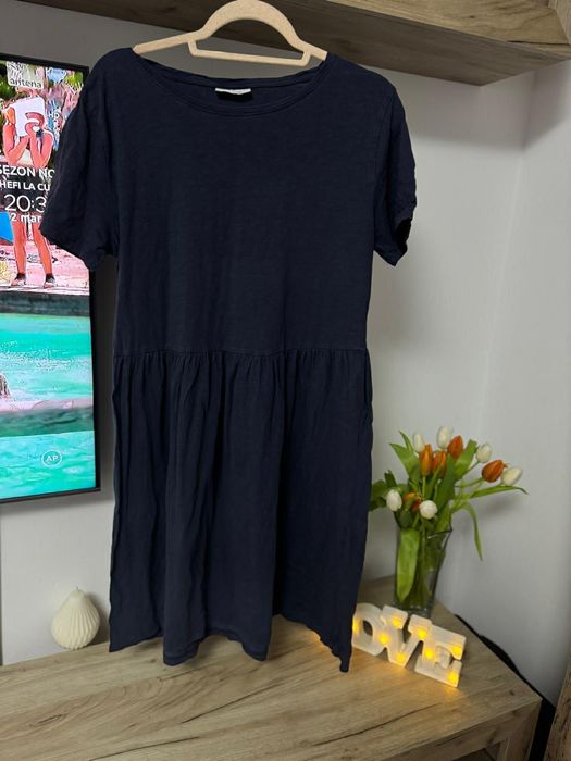 Vand rochii marime XL