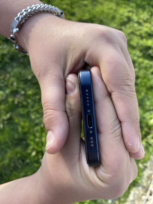 Vand iphone 15 pro 128gb