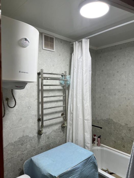 Продаеться 3 ком. Кв. 4 этаж середина