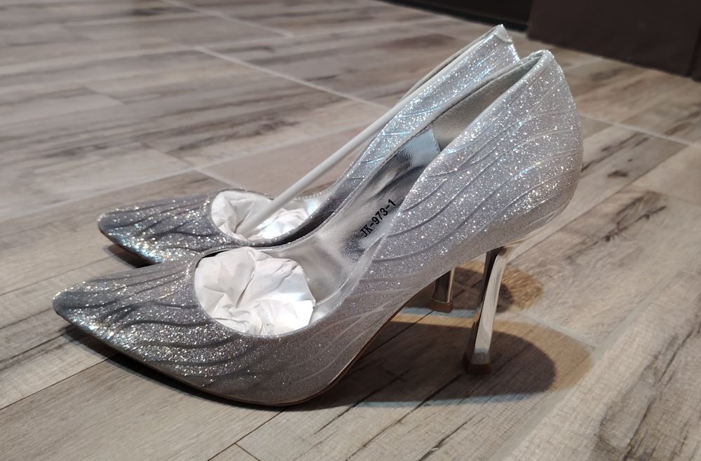 Официални сребърни обувки 39 номер- НОВИ