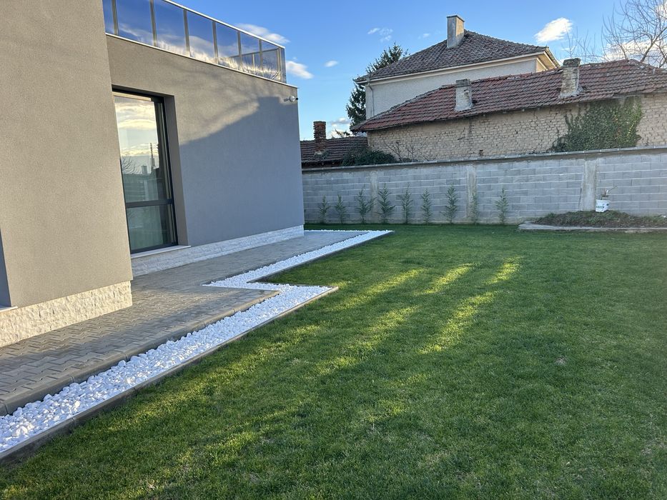 Озеленяване,изграждане на поливни системи,цялостна поддръжка