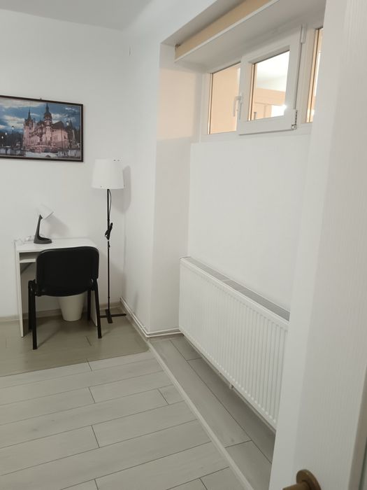 Proprietar, Inchiriez Apartament Spatios la Casa, 78mp, Zona Lupeni