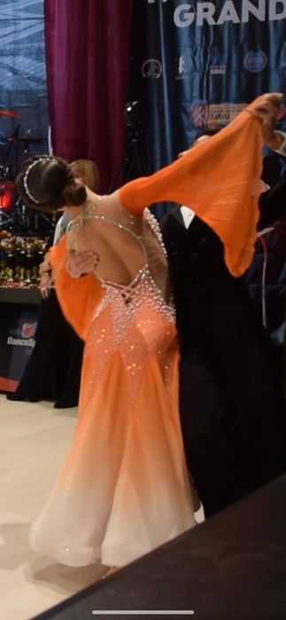 Рокля за стандартни танци