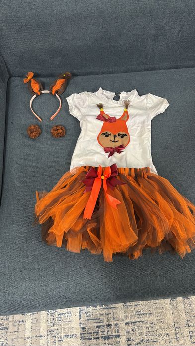 Продам костюмы для девочки