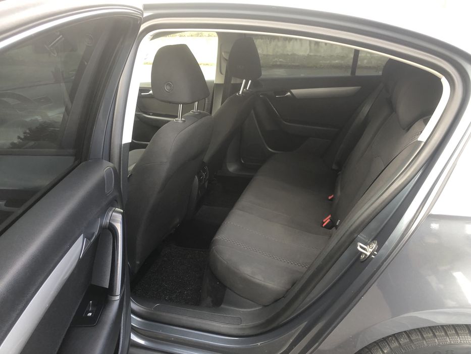 VW Passat berlina an fabricatie 2012 motor 1.4 benzina 122cp  climatronic parktronic computer jante euro5